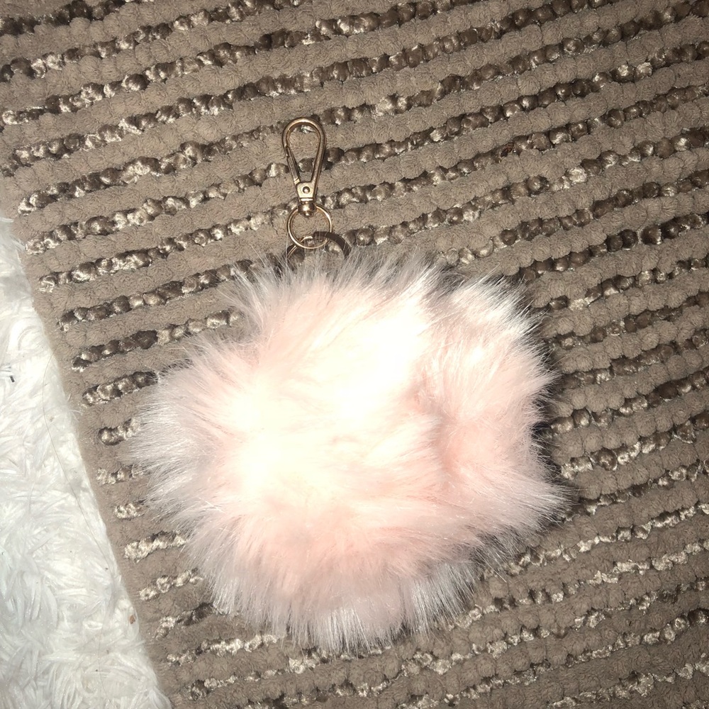 Light pink keychain puff
